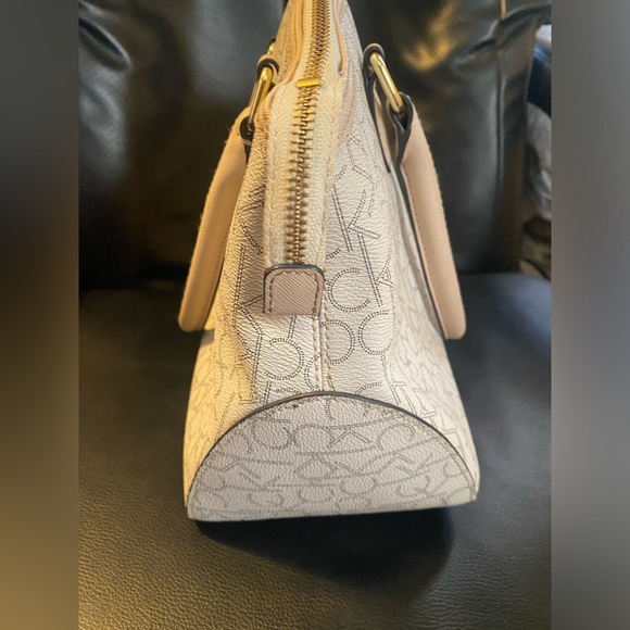 Preloved Calvin Klein satchel handbag - Picture 8 of 11